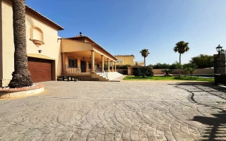 Beindruckende Villa im charmanten Dorf Beniarbeig