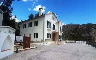 Grossprojekt und Hotel in Vall de Laguar