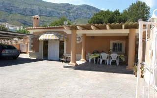 Finca mit grossem Haupthaus und 2 Apartments