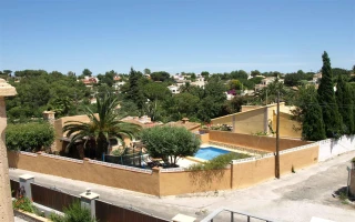 Finca mit grossem Haupthaus und 2 Apartments