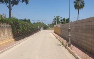 Baugrundstück in exponierter Lage. In unmittelbarer Nähe von Denia Stadt. Hohe Bebaubarkeit.