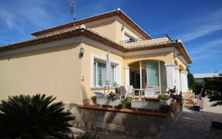 Grosse Villa in sonniger ruhiger Lage in Dénia La Pedrera