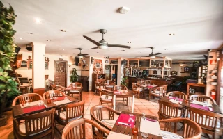 Bar / Restaurant – Übernahme eines etablierten Bistros / Restaurant direkt am Mittelmeer (Dénia)