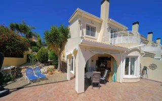 Stilvolles Reihenendhaus in Monte Gata